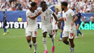 England Beat France in Ten-Goal World Cup Thriller