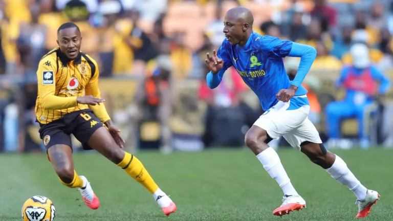 Kaizer Chiefs and Mamelodi Sundowns Share the Spoils in FNB Stadium Battle
